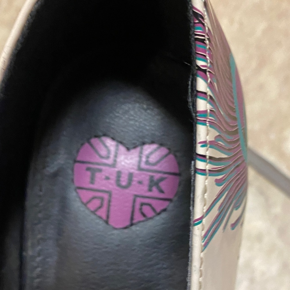 TUK Women's Leather White, Teal, and Black Size 9M Heels Elegant Formal Office - Picture 2 of 13